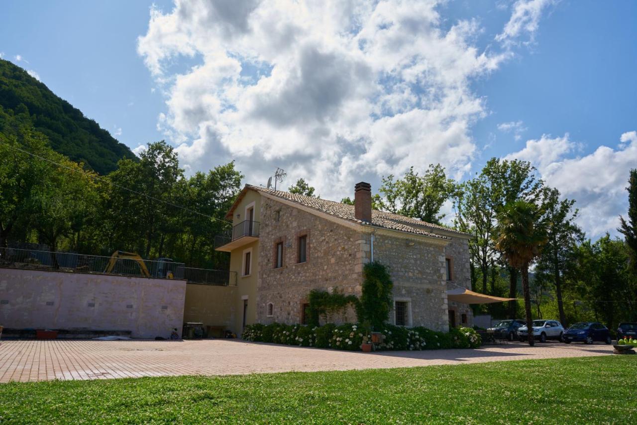 Masseria Boutique B&B Монтелла Екстер'єр фото