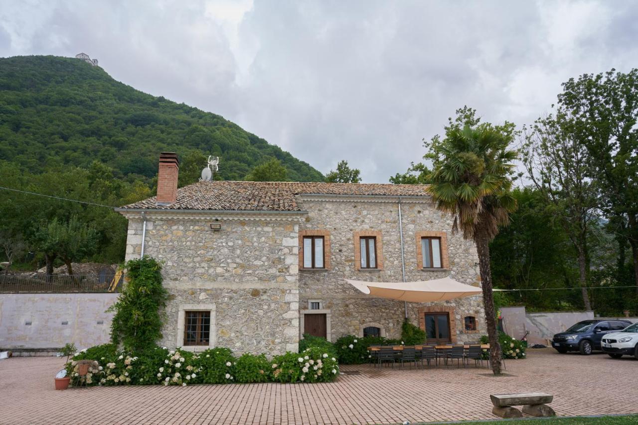 Masseria Boutique B&B Монтелла Екстер'єр фото