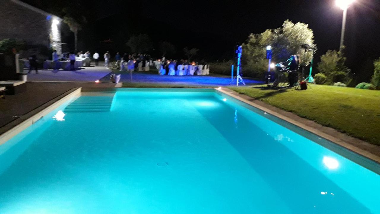 Masseria Boutique B&B Монтелла Екстер'єр фото