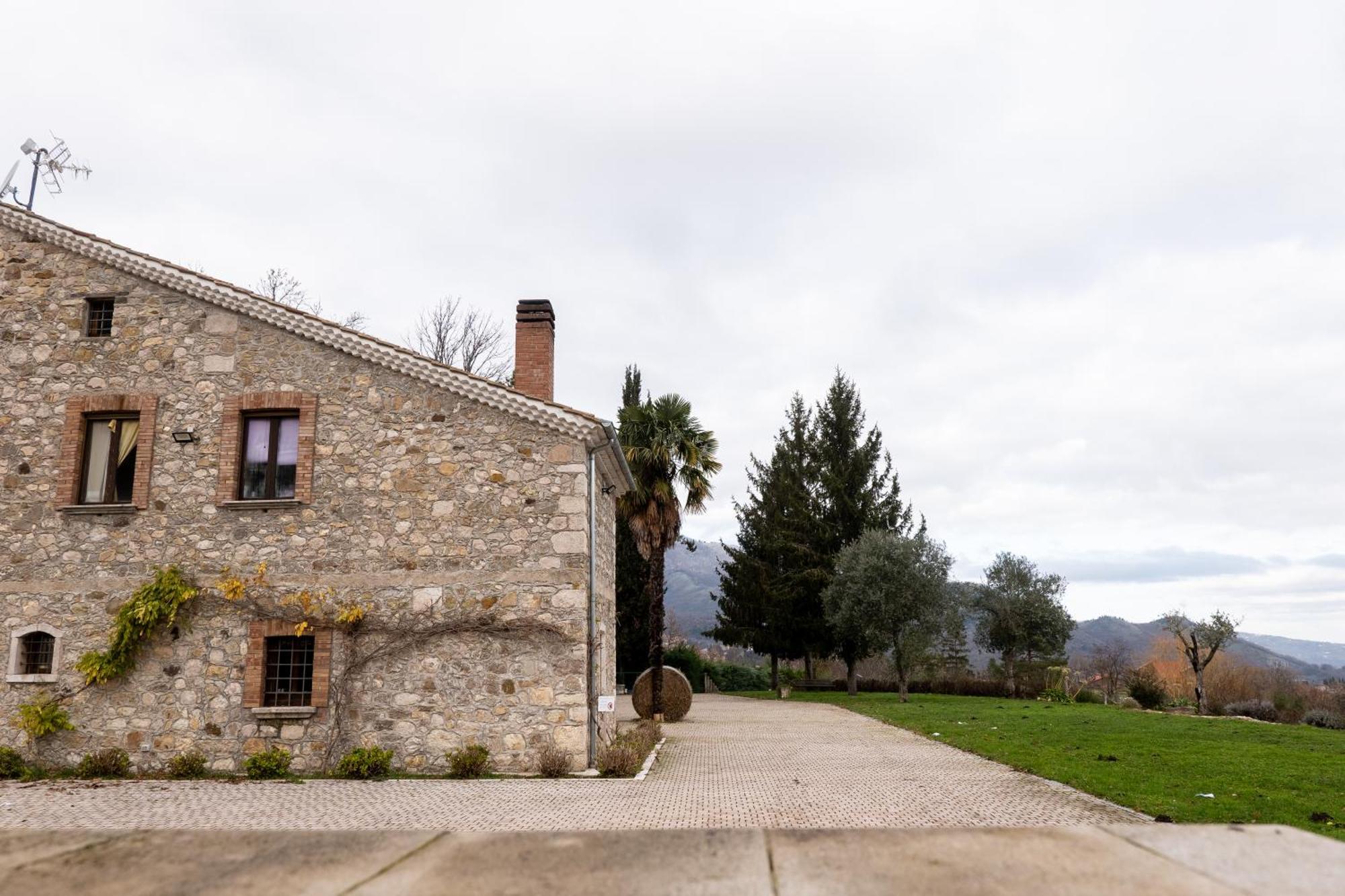 Masseria Boutique B&B Монтелла Екстер'єр фото